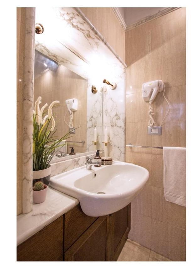 Lovely Apartments In City Centre "Third Floor, Without Elevator" Roma Exterior foto